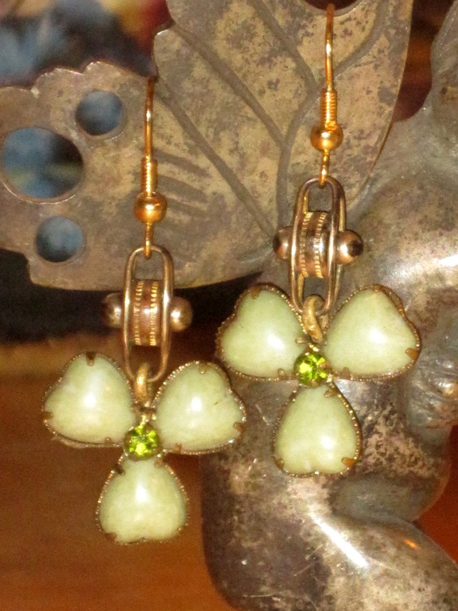 Gorgeous VICTORIAN Chain link and LUCKY Clover dangle earrings Ooak