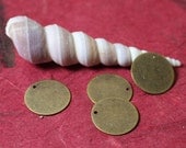 Antique brass stamping blank circular disc drop dangle 16mm in diameter, 10 pcs (item ID ABCD16mH)