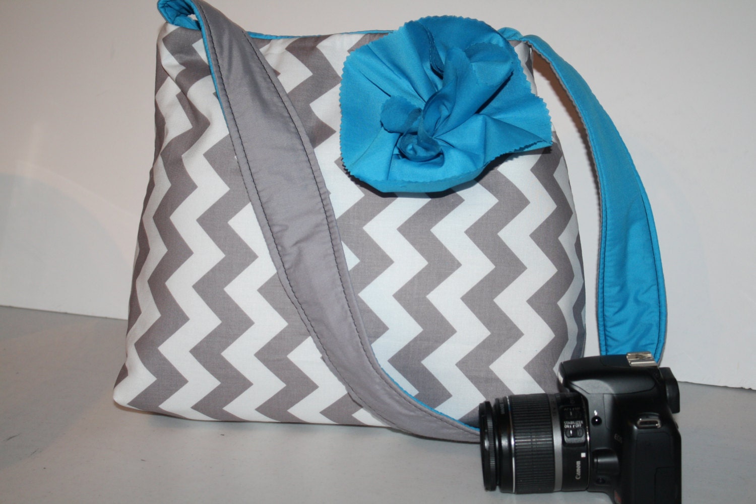 Womens Digital Slr CAMERA Bag Purse  Hobo Market Grey Chevron Stripe Turquoise Flower / Foam Padding