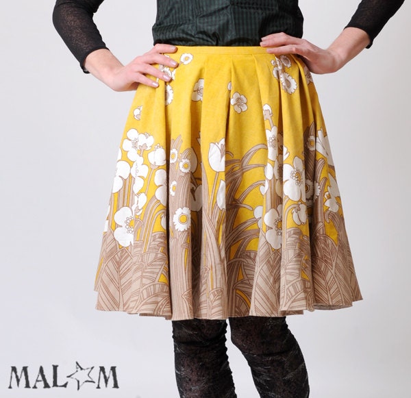 Yellow floral skirt - Short pleated mustard and taupe floral skirt - Size L
