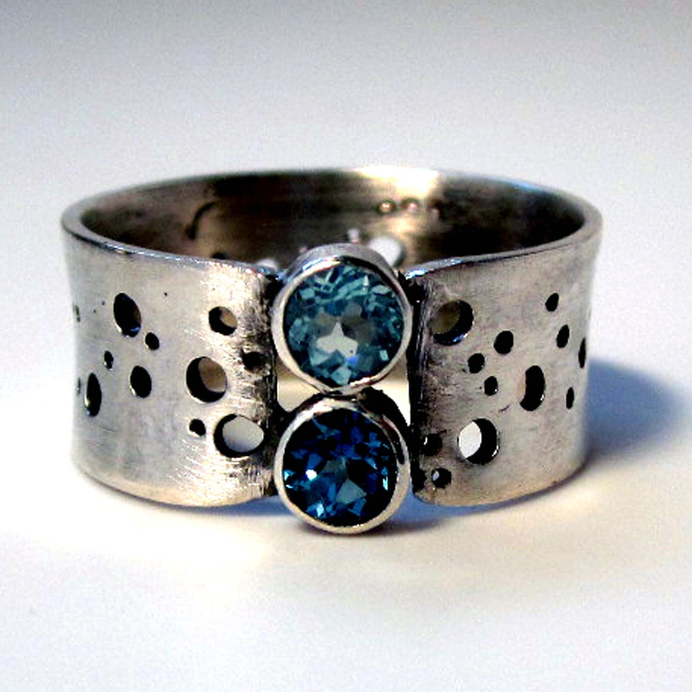 twin moon ring with topaz size 7