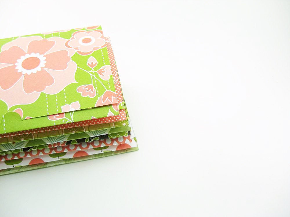 8 gift card holder envelopes - spring summer green, white, coral, black flowers