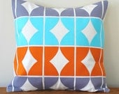 Abstract Hour Glass Applique Pillow Cover--16 x 16--on Ivory Linen