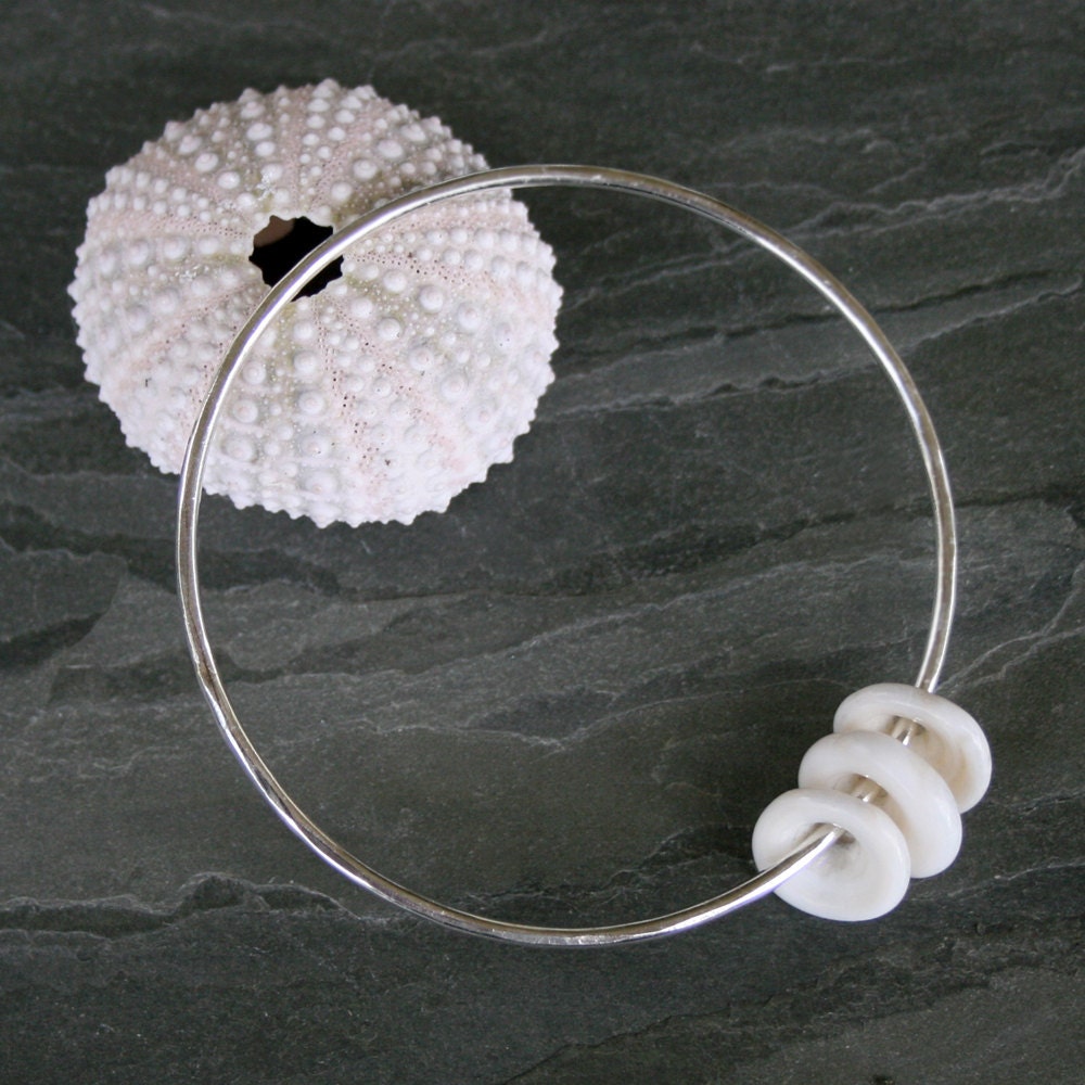 Puka Shell Bangle, 3 Pukas, Hawaiian Jewelry Maui, Stacking Bracelets, Stackable Bangle, Solid Sterling Silver, Hammered Finish