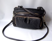 Willow leather bag in black