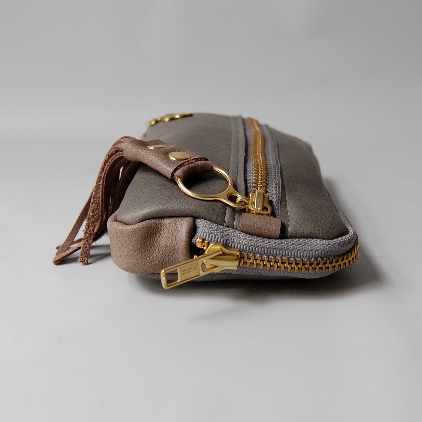 Leather wallet in grey/taupe