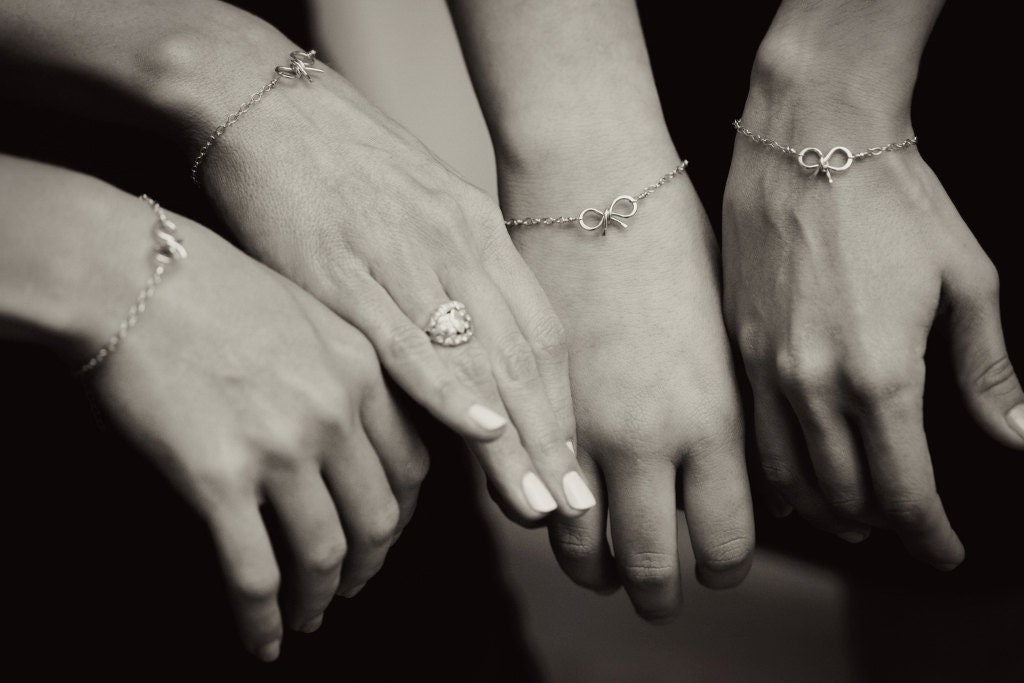 Bow Bracelet, Bridesmaids Bracelet, Friendship Bracelet, gold or silver - bridesmaids jewelry, wedding jewelry, everyday jewelry