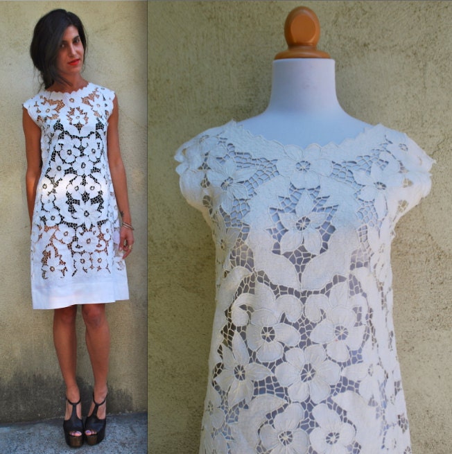 Vintage 50s 60s Floral Doily Linen Shift Dress (size small, medium)