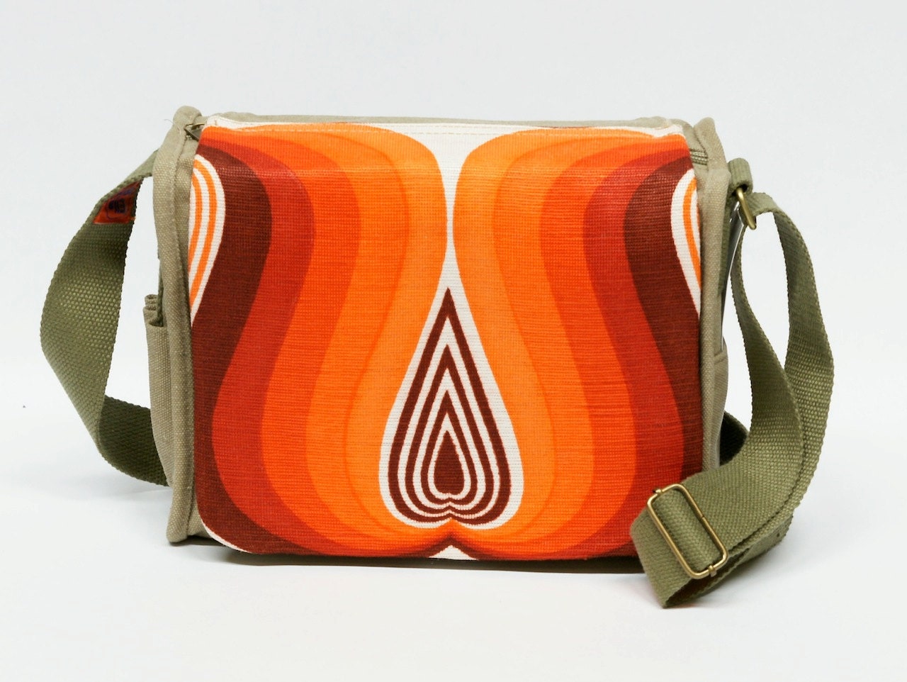 Gena - saddlebag customized with original vintage fabric.