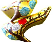 Wedding Shoes power yellow color block blue hydrangea manzanita peonies roses and leaves