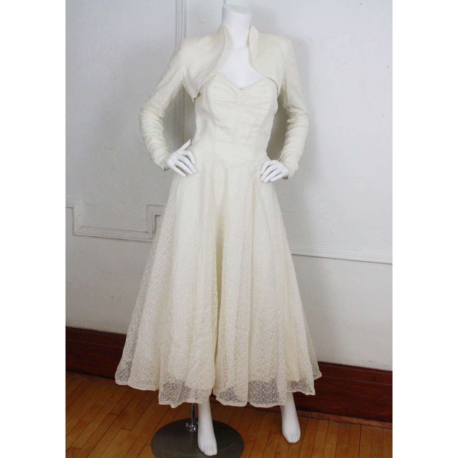 40's/50's Vintage White Eyelet Strapless Wedding Dress with Matching Shrug
