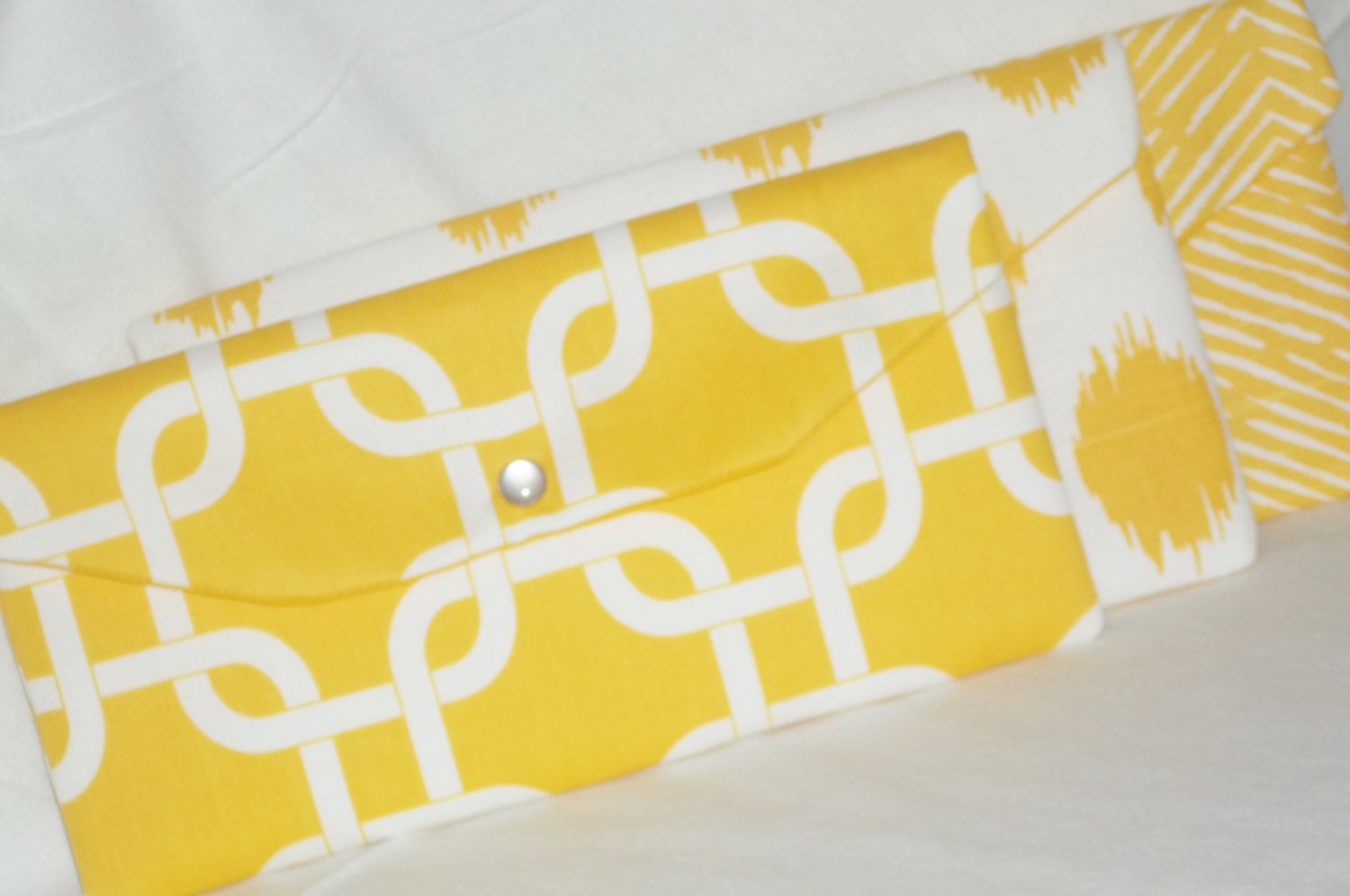 Bridesmaid Clutches / Set of 3 / SALE and FREE SHIPPING / Your Choice / Chic Foldover Clutch / Premier Prints / Gift Idea / Yellow & White