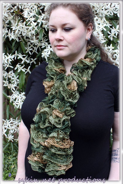 Ruffle Scarf, Sashay Conga, loom knit