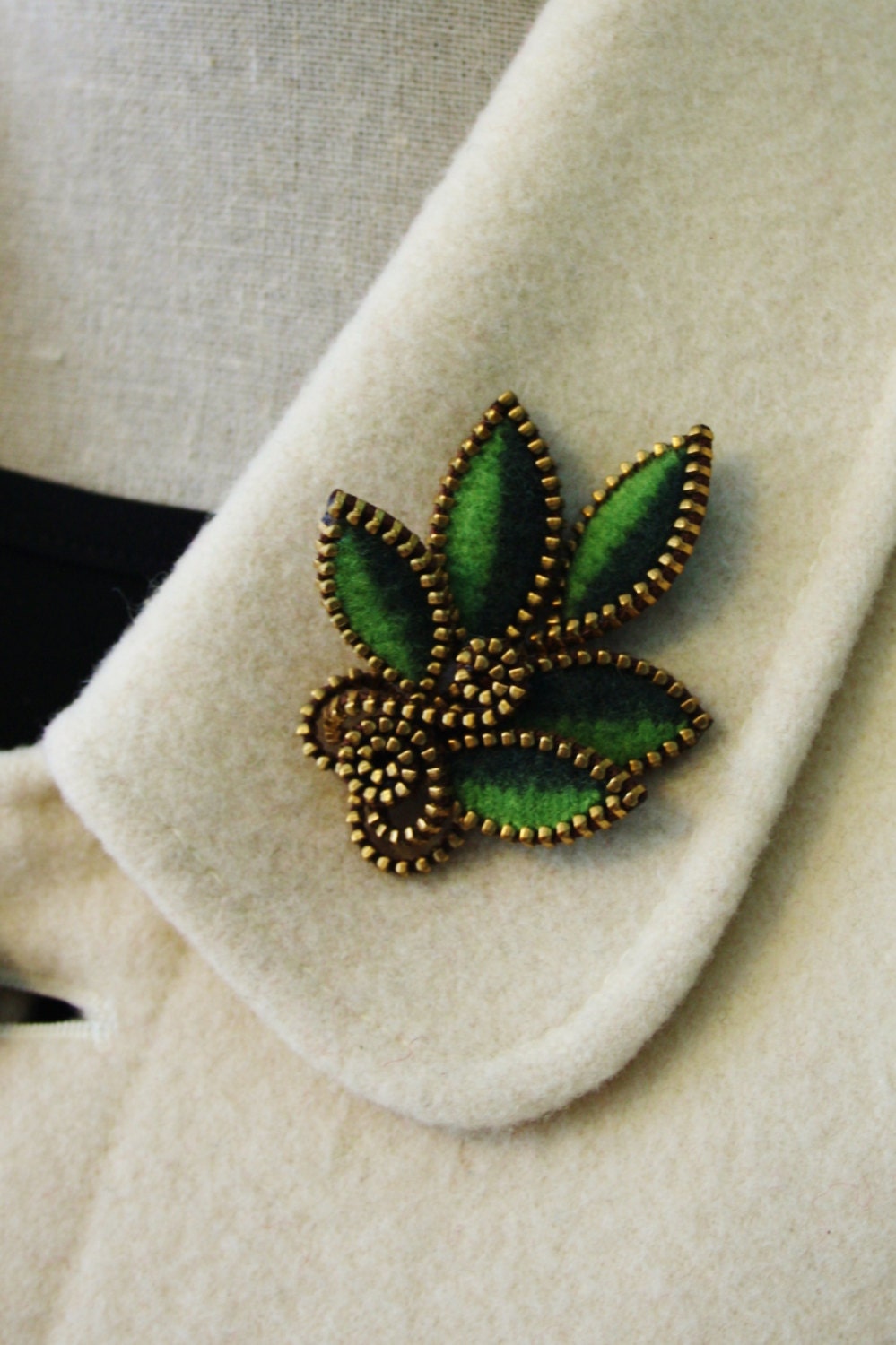 Felt and zipper multi leaf brooch