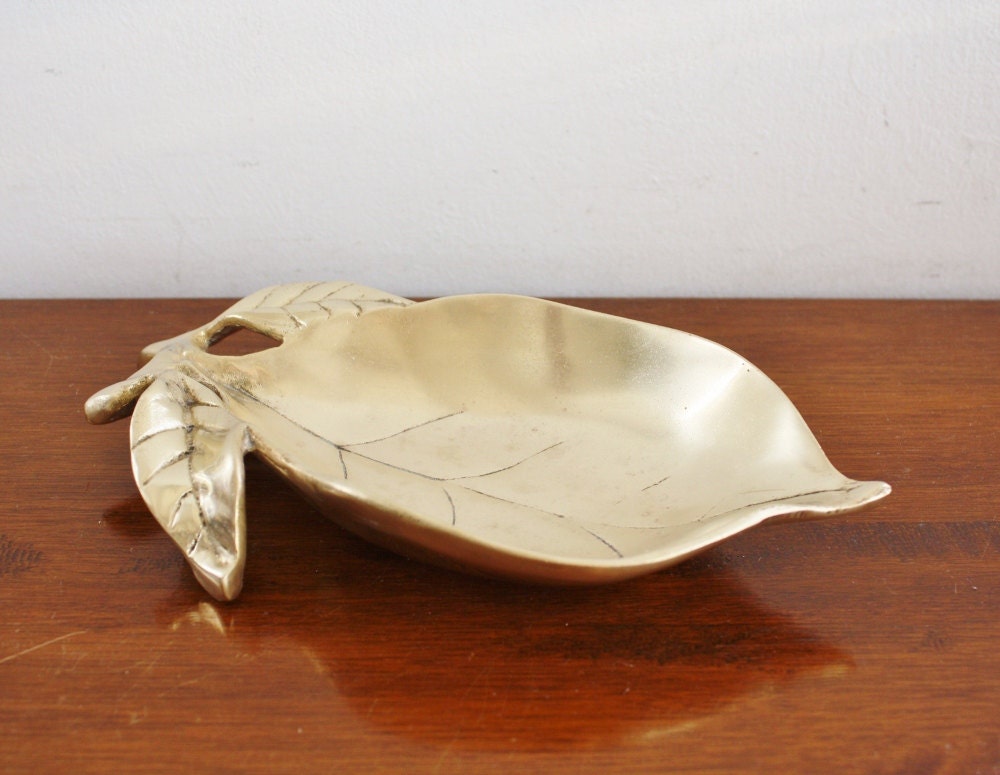Large vintage heavy brass leaf dish