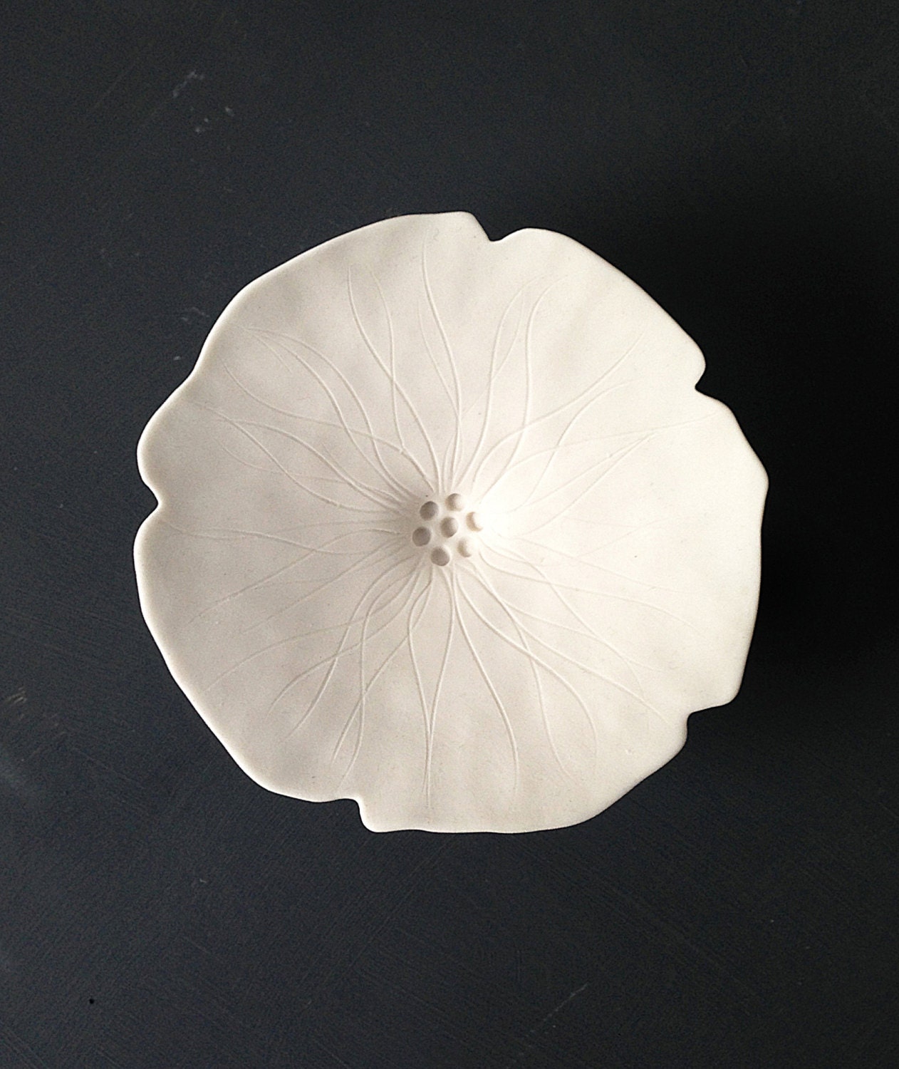 Grace Wall Art Sculpture Minimalist Handmade Sculptural Artwork White Porcelain Modern Ceramic Pottery Flower Decor Bathroom Wall Art Ideas