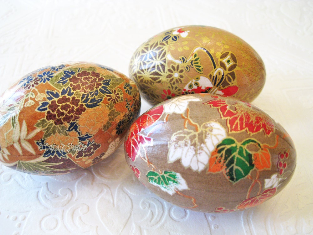Easter Eggs, Brown Easter Eggs, Brown and Gold Easter Eggs, decoupage eggs, origami eggs, fall autumn leaves