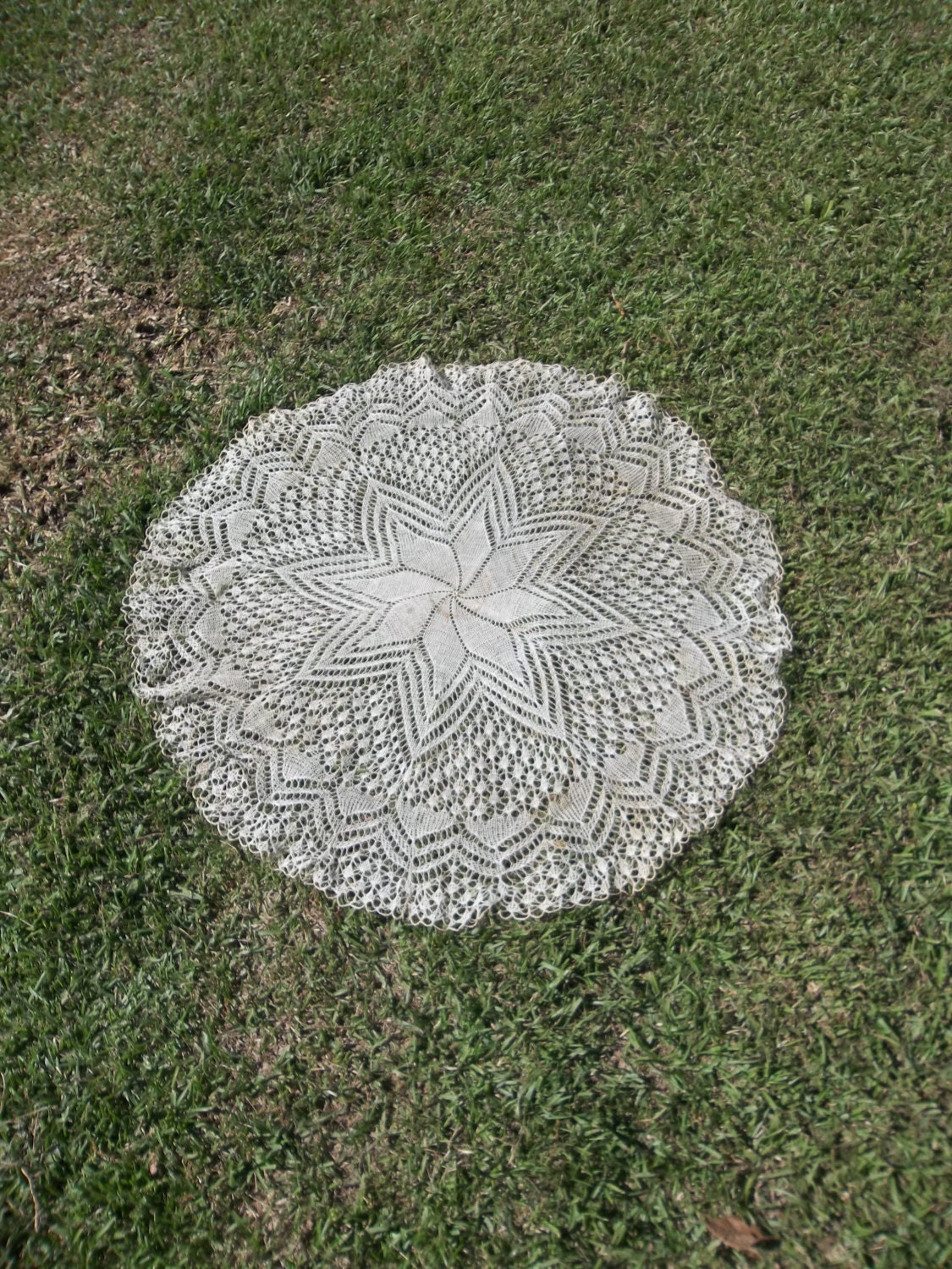 Vintage Lace Tablecloth Round Topper Wedding Decor Table Settings French Country Ecru Lace Overlay Sewing Supplies Cottage Chic
