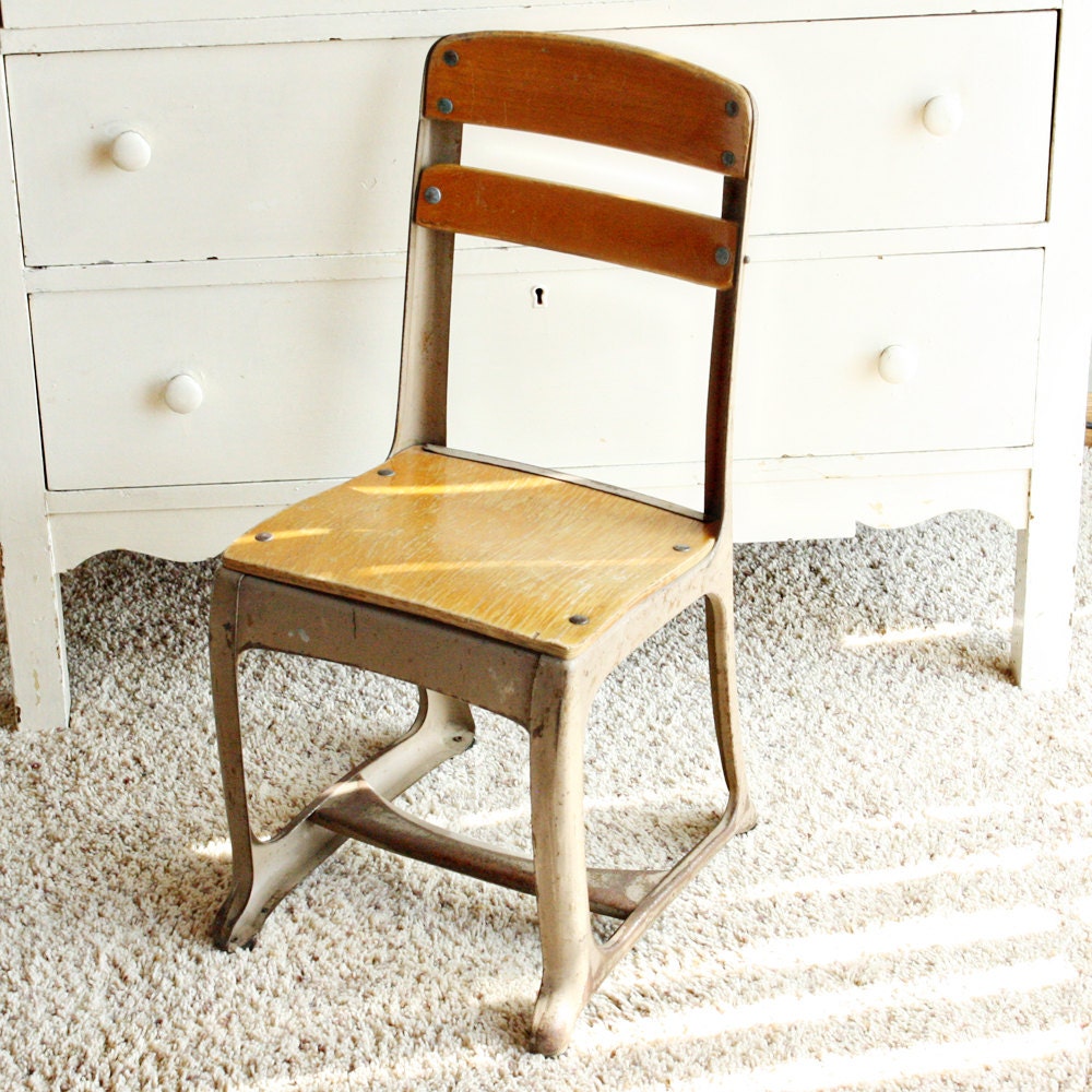 Vintage chair - kids chair - childs chair - kiddie chair - wood - metal - American Seating - Envoy