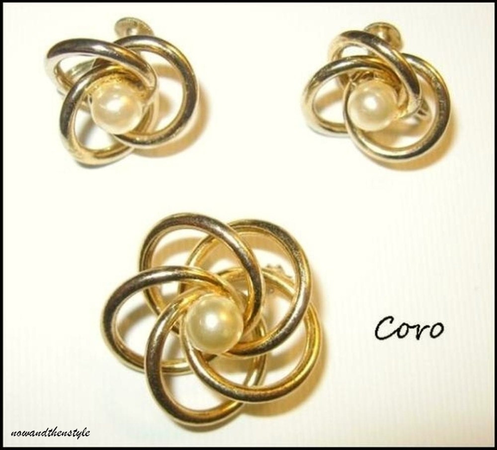 Vintage 50s Brooch Earrings Set Signed Coro Mid Century Atomic Age Gold Tone Faux Pearls