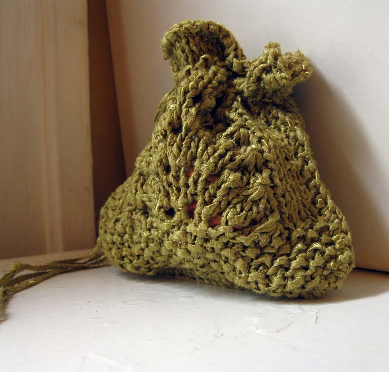 Drawstring rune pouch. Leafy Green. store runes, small cards & ritual items