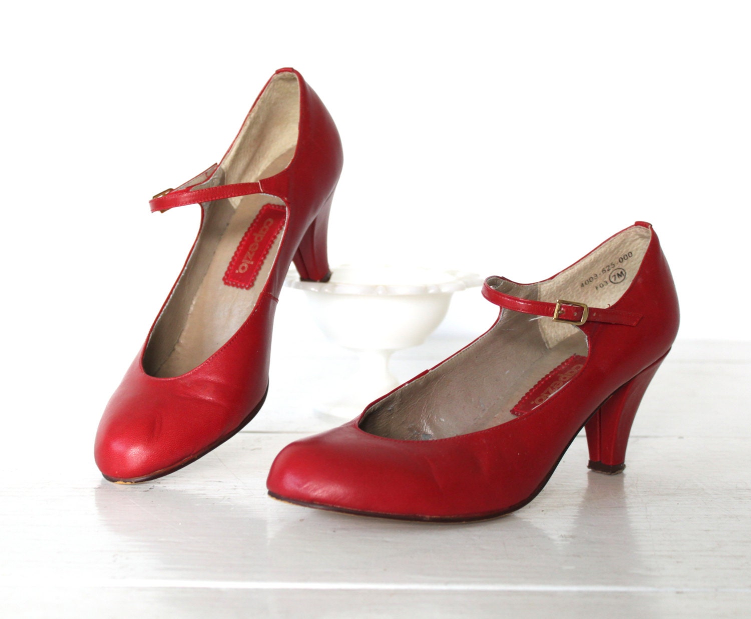 vintage red Capezio shoes. Size 7. Red leather mary janes. 20s style dance shoes. 1980s high heel. Gatsby flapper style / the GIMLET heels