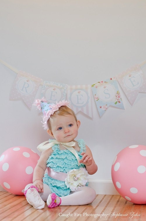 Seen on Babble.com and CupcakeMAG DIY Printable Shabby and Vintage Banner- Greyson Design