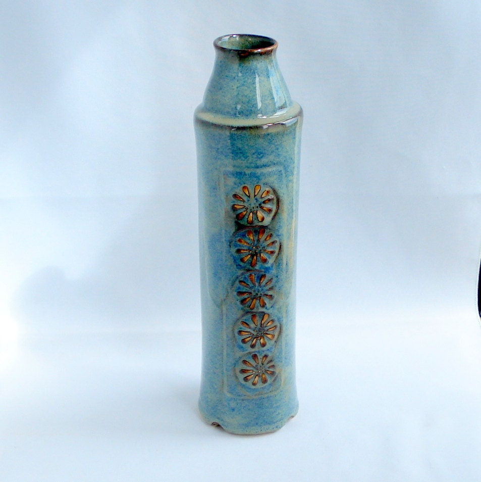 Bottle stile tall Blue vase