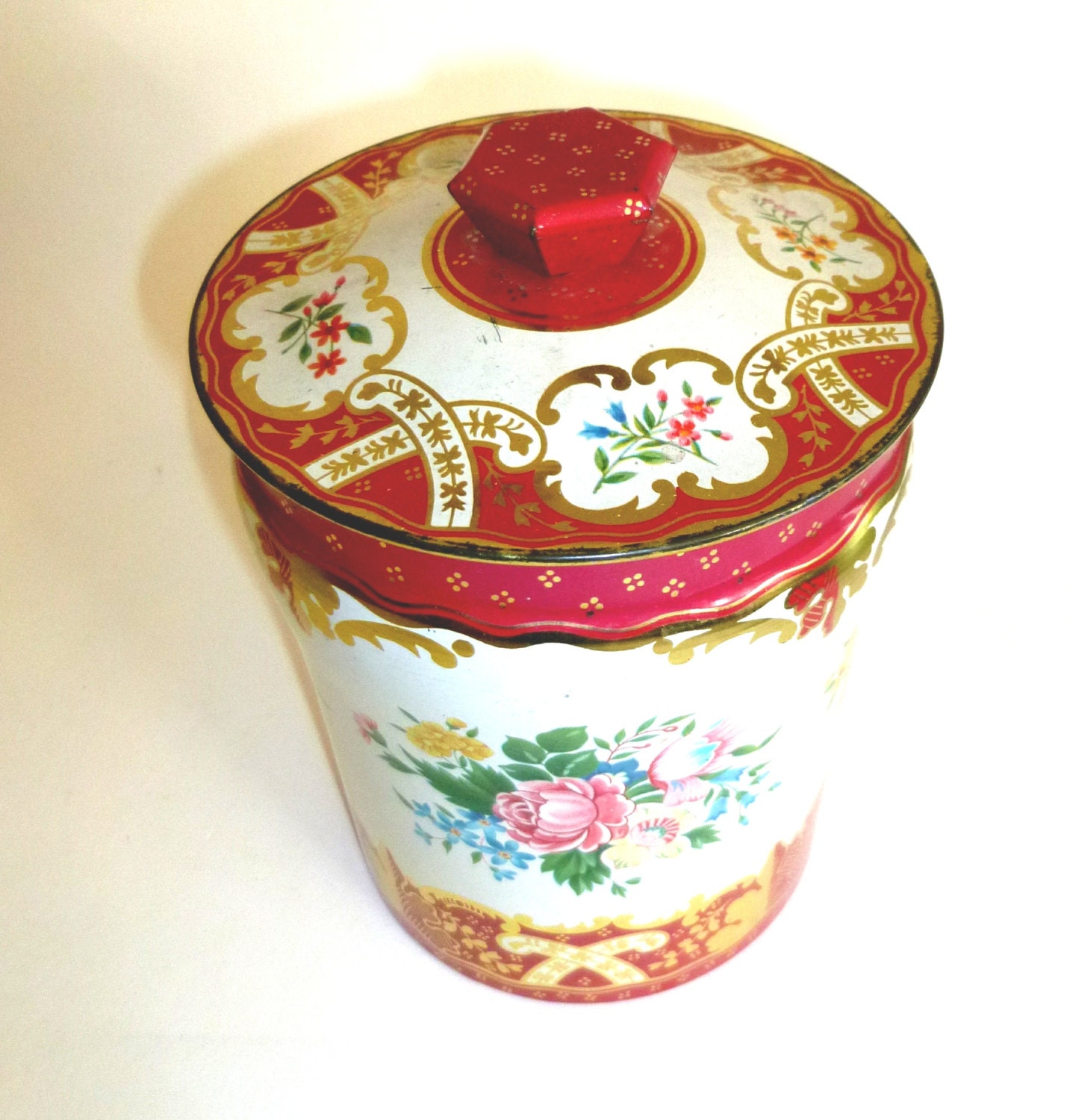Sweet vintage tin, pretty florals