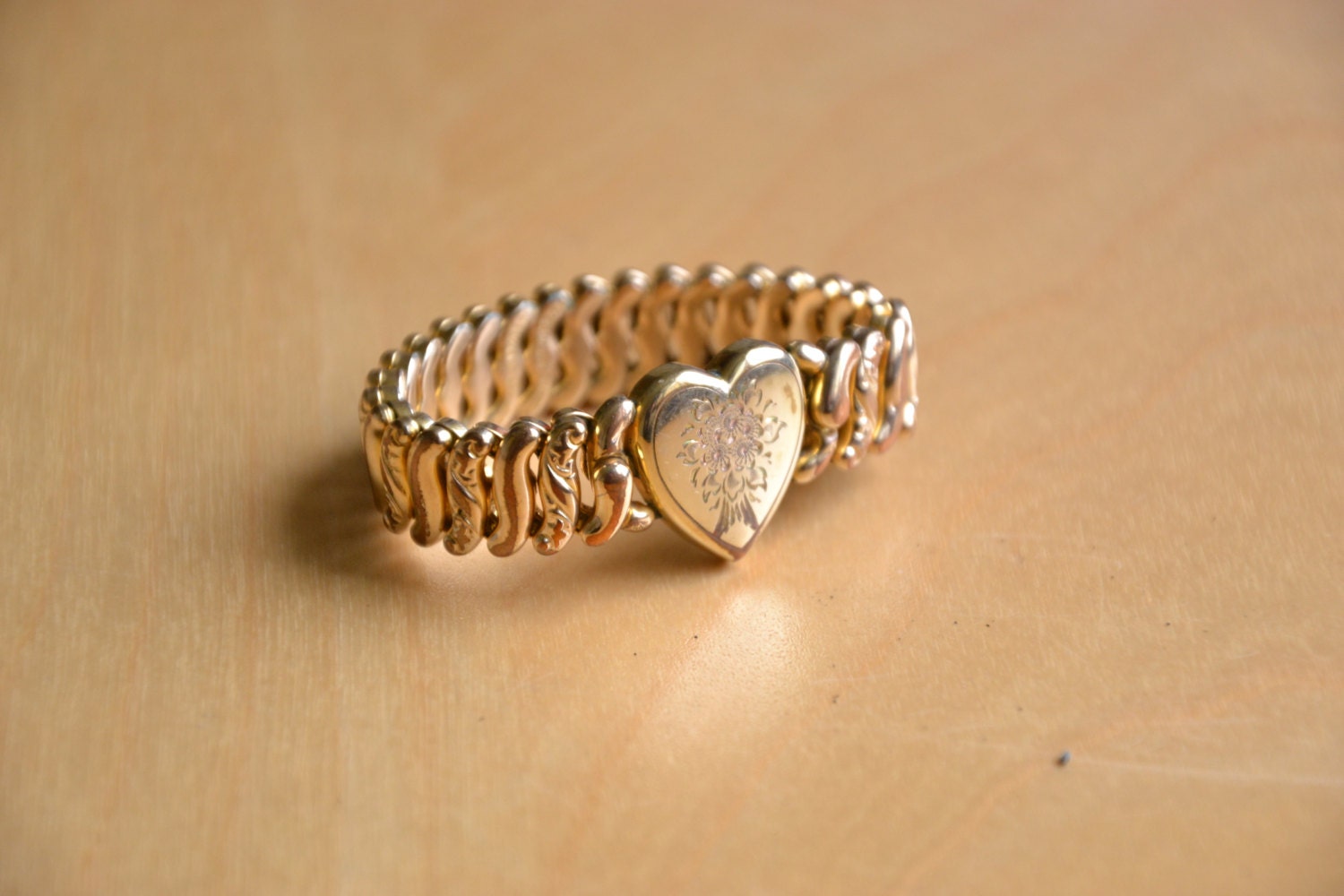 Vintage WWII expandable sweetheart bracelet, American Queen, Pitman & Keeler, gold filled, heart engraved