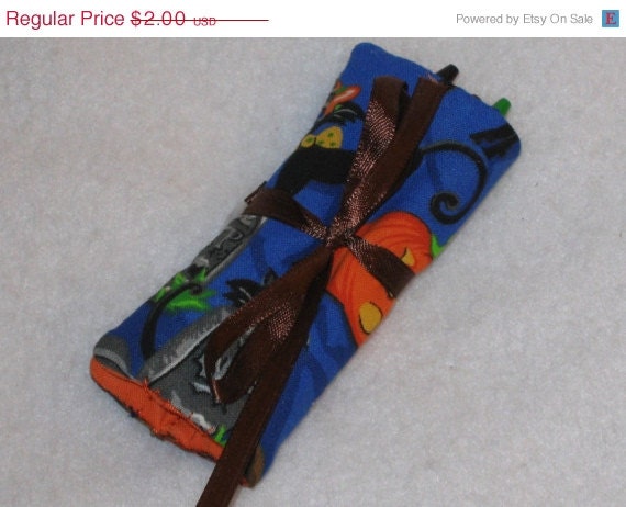 SALE Halloween Mini crayola roll will hold 4 crayons Perfect for Halloween parties Quantity discounts Il_170x135