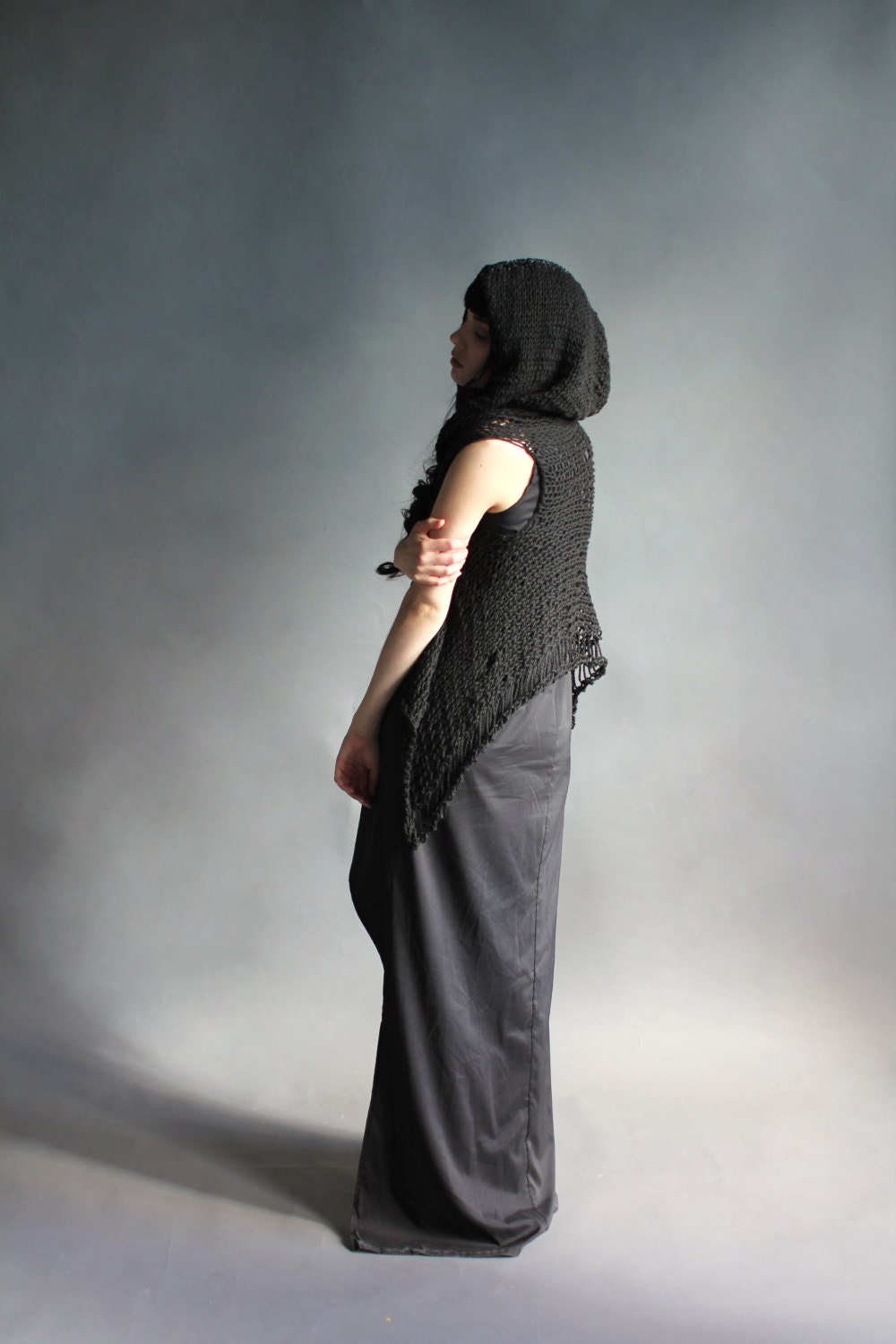 nix: asymmetric hooded vest