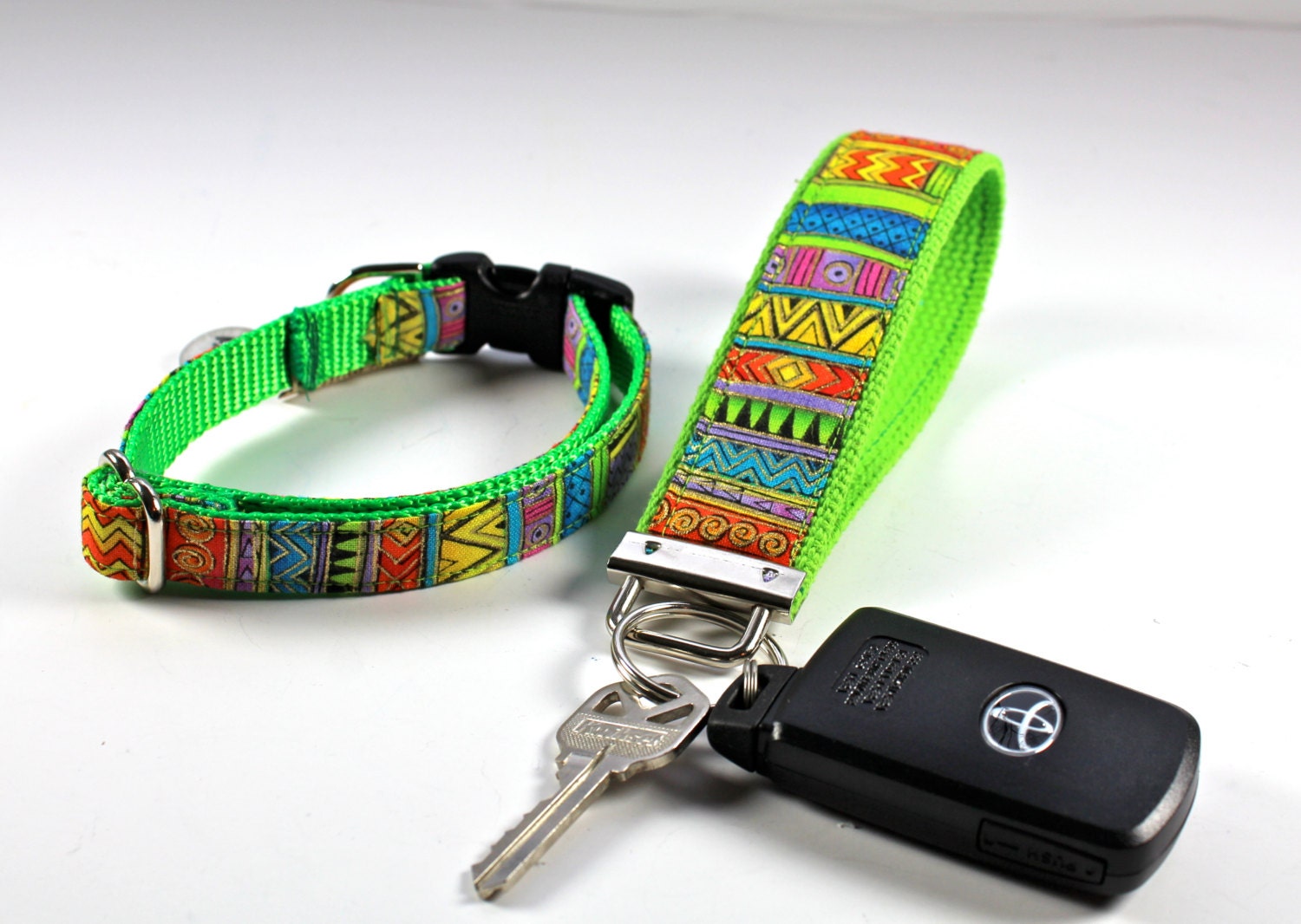 Colorful dog collar and FREE matching key wristlet in Laurel Burch design "Ziggy Dog"