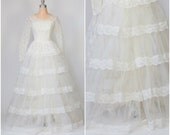 vintage 50s full lace wedding dress / bride / bridal