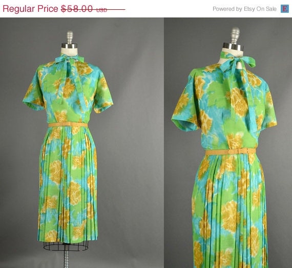 25% Off Sale Vintage 1960s Dress full skirt floral accordion pleat day dress watercolor turquoise blue XL