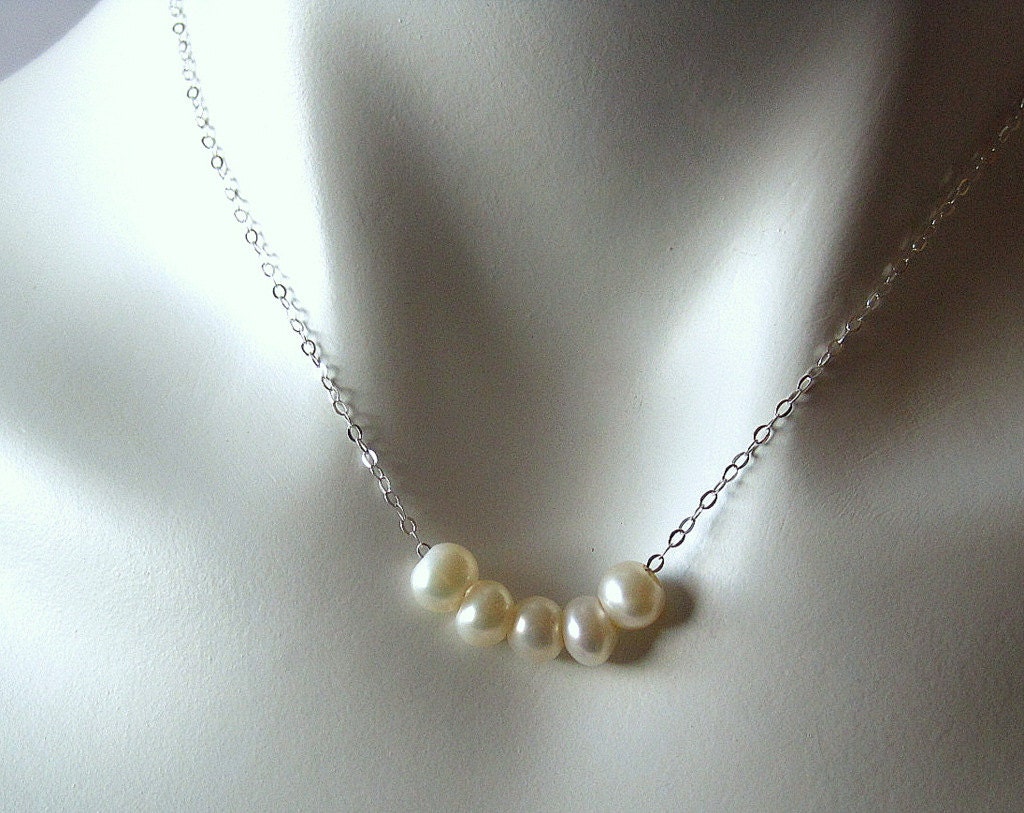 sterling silver and freshwater pearl necklace, short single strand modern pearl jewelry, soft and sweet bridesmaid necklace