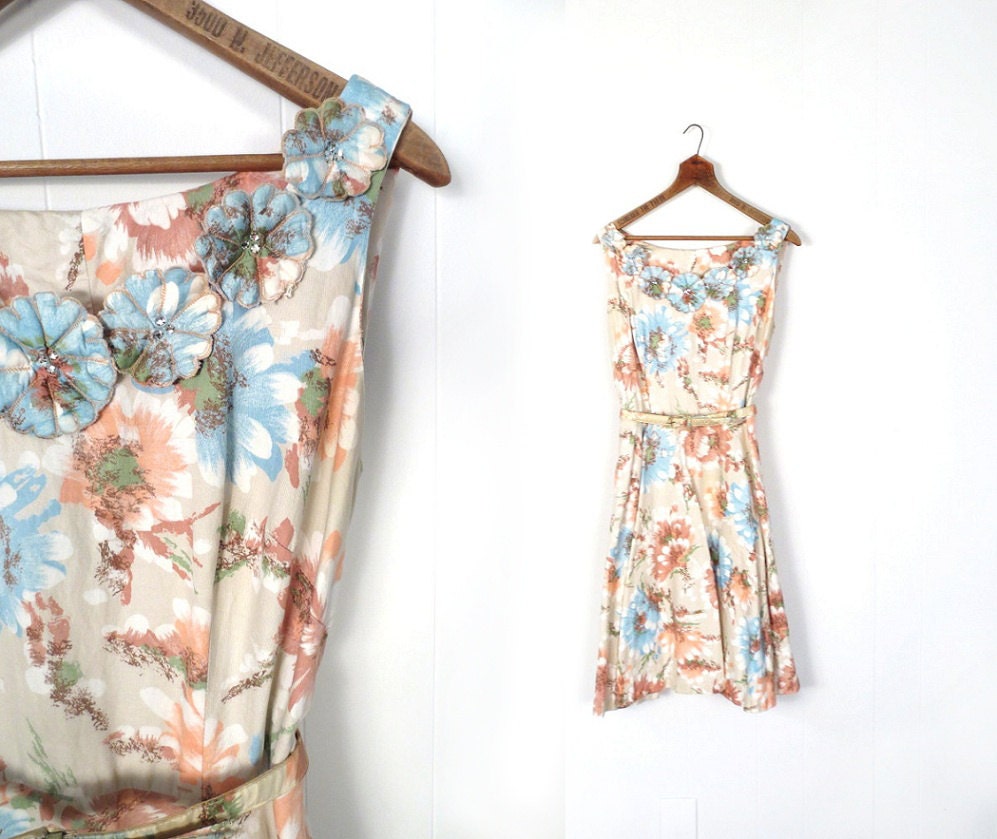Vintage 50s Dress / 1950s Floral Dress / Rhinestone Rosettes / Medium M