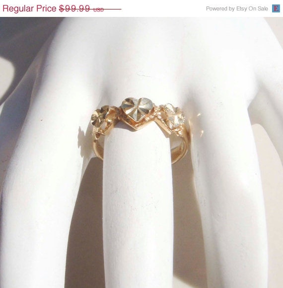 Summer Sale Vintage 14K Gold Hearts Ring size 5