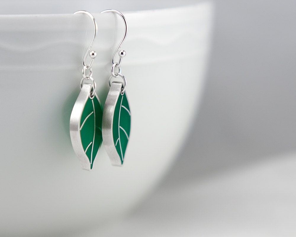 Leaf earrings in green resin and sterling silver, spring foliage, nature