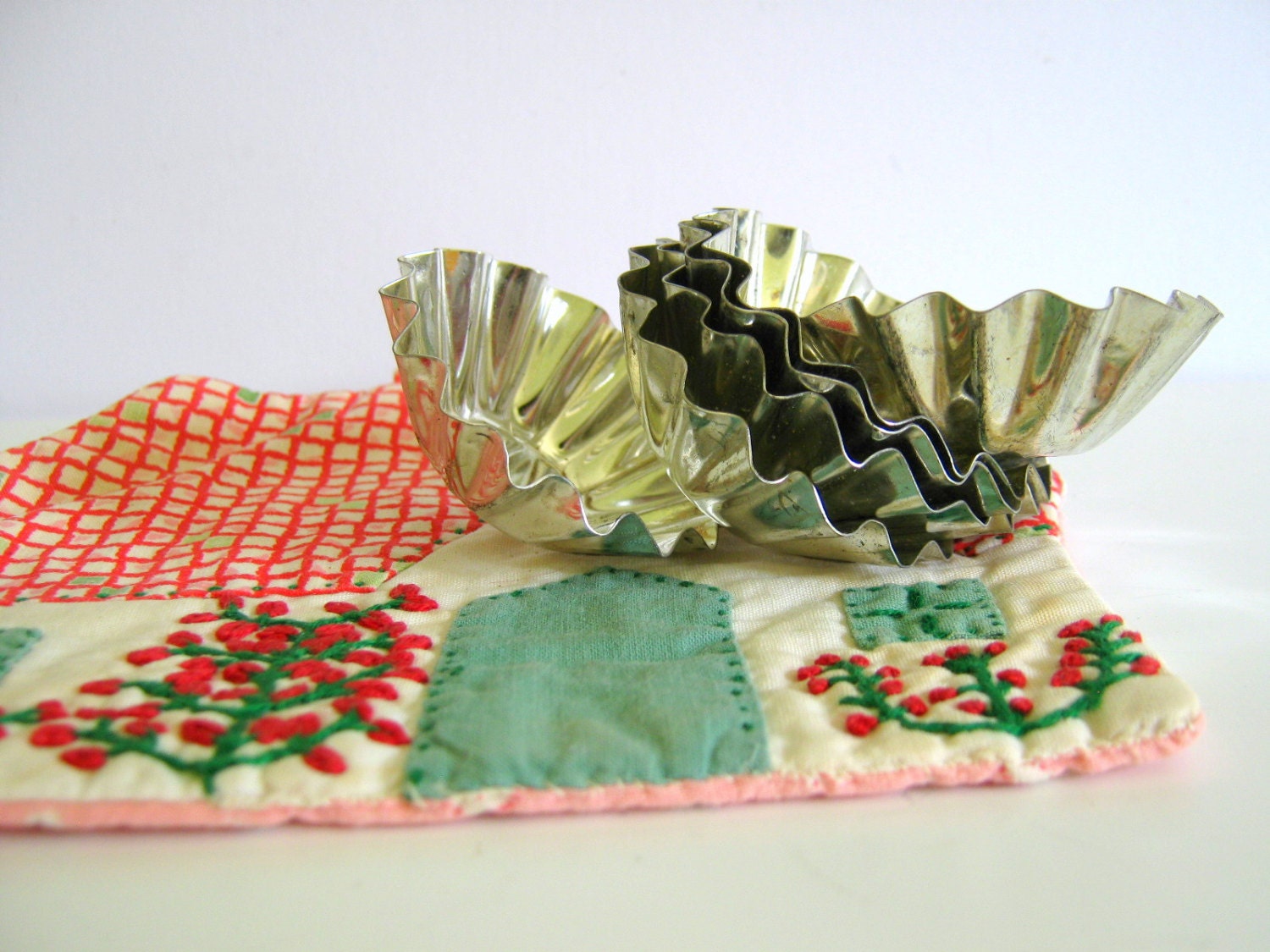 Vintage Tart Molds, Soap Molds, Miniature Silver pastry Molds