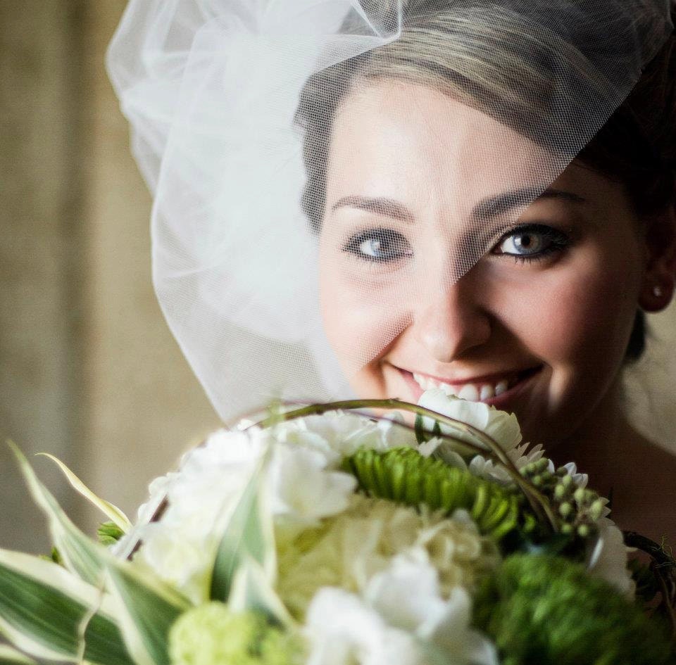 Bridal Veil, Pouf Veil, Bubble Veil -- Side Swirl with Large POOF