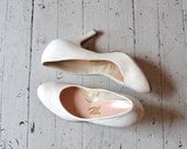 vintage 1950s shoes / white 50s shoes / Chapel Hill heels