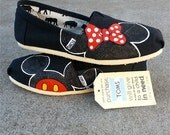 Minnie and Mickey Mouse Disney shoes perfect for your Summer Trip to Disneyland