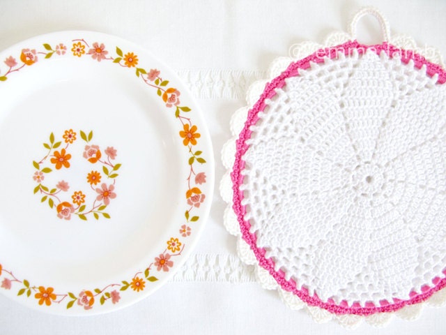 NEW - Molly, Scandinavian style durable cotton potholder, hand crochet in minimalist white, neon pink & cream (ready to ship)