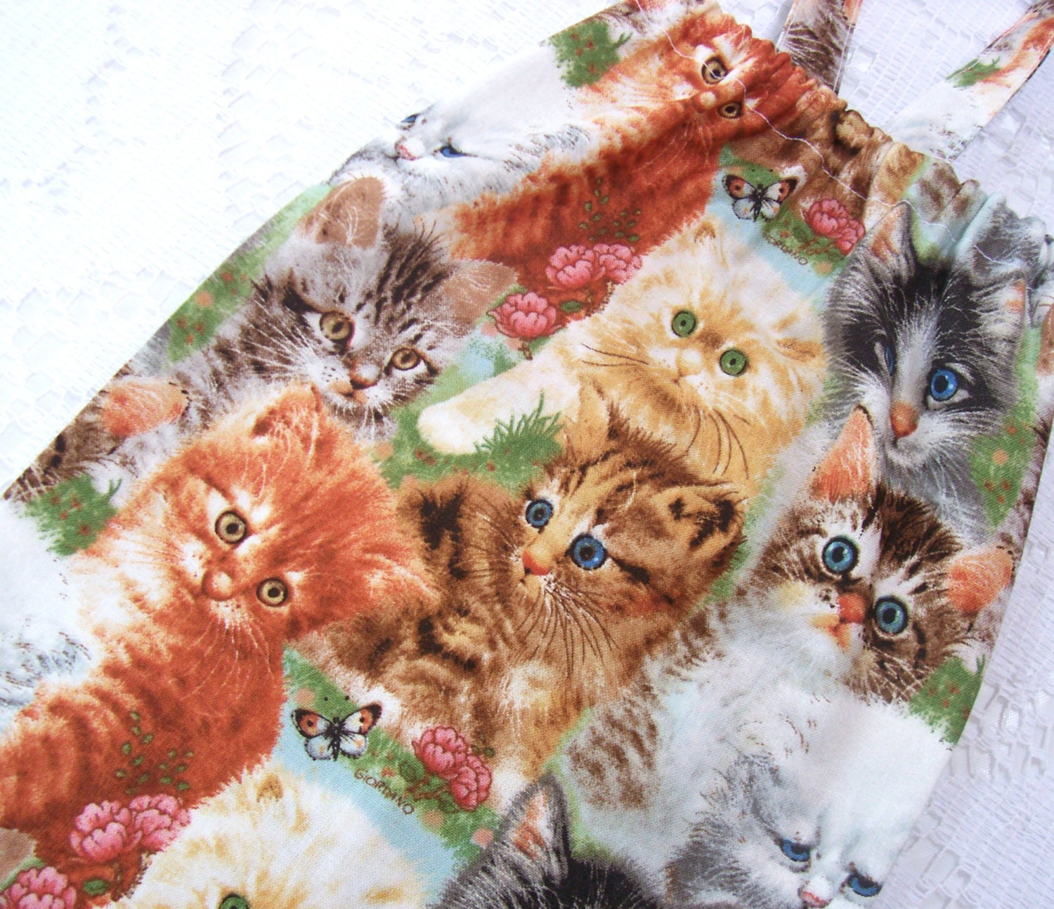 Kitty Cat Faces Plastic Bag Holder - Kitchen Bag Storage - Home and Living Organizer