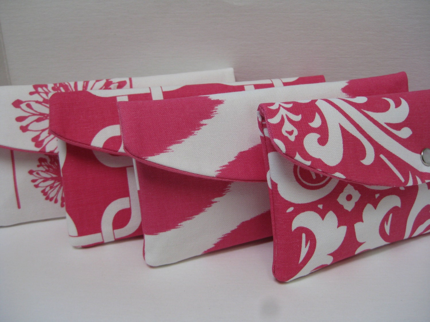 Bridesmaids Clutch/Gift /Design Your Own/Set of (4) The Jenna Clutch in Pink