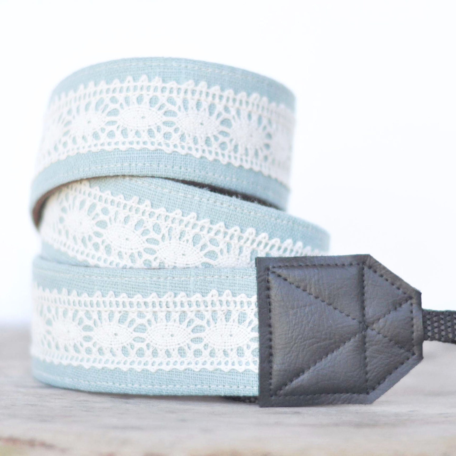 MADE TO ORDER - Camera Strap - Linen and Lace - Blue
