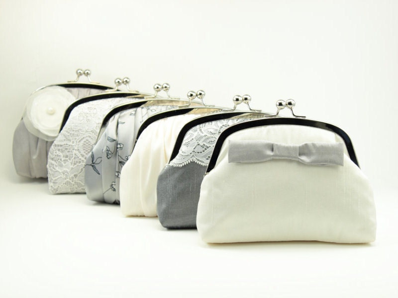 Bridesmaid Gift Idea / Set of Bridesmaid Clutches / Personalized Gifts for your Wedding Party (Various Designs)