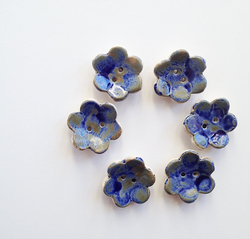 Ceramic buttons - White stoneware, blue irregular glaze - set of 6