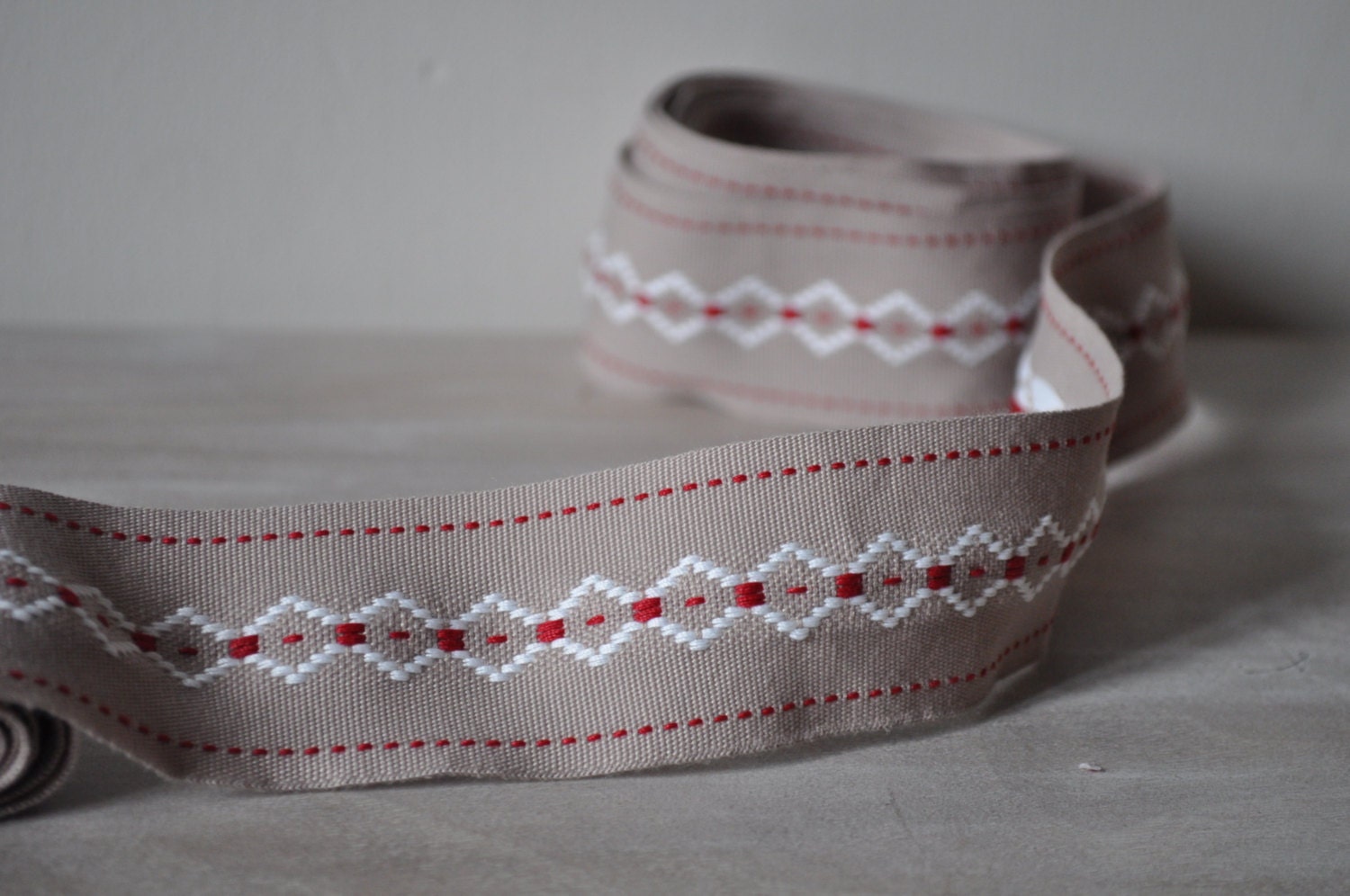 French Trim - Natural with Red Running Stitch and Central Diamond Pattern